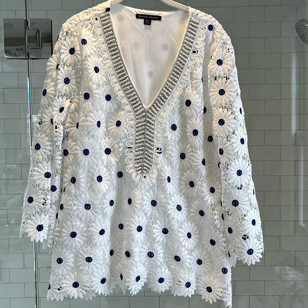 Boston Proper Daisy Lace Top